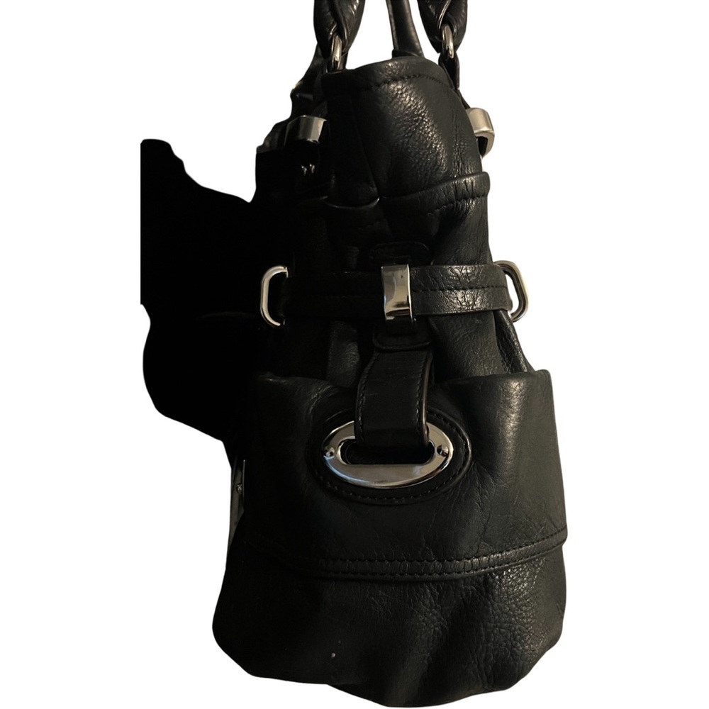 ♥️👜(sold)B Makowsky Black 100%Leather Chrome Shoulder Bag♥️👜 - Picture 5 of 13